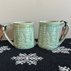 Peppermint & Pine Christmas Tree 🌲 Mugs Glazed Green So Pretty! NEW!